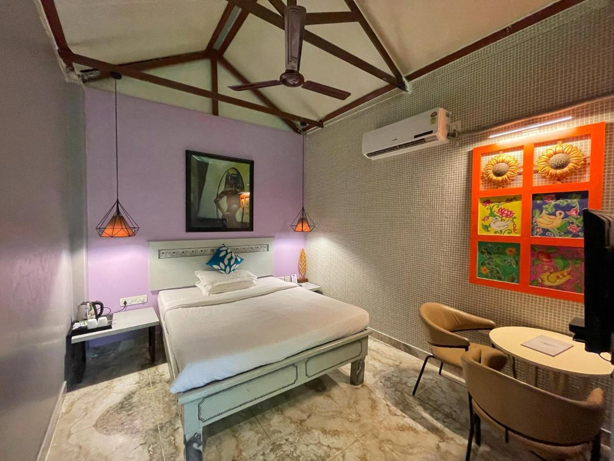 The Art Hotel By Via Varanasi Exterior foto